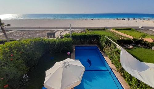 Villa directly on the Beach with Private Swimming Pool