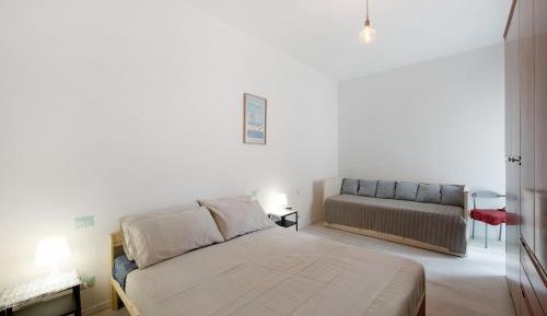 Superior One-Bedroom Apartment