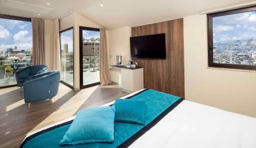King Junior Suite with City View
