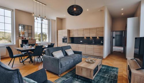 Deluxe Apartment