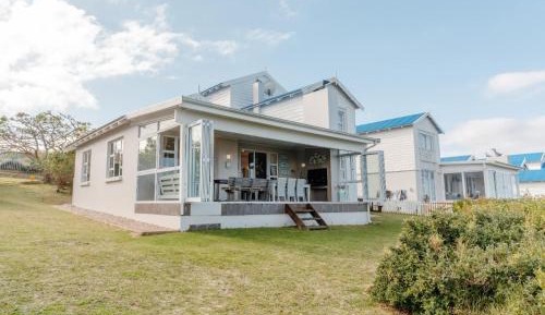Deluxe Holiday Home