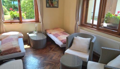 Twin Room with Shared Toilet