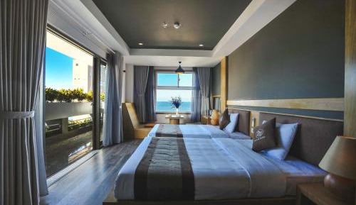 Suite with Balcony