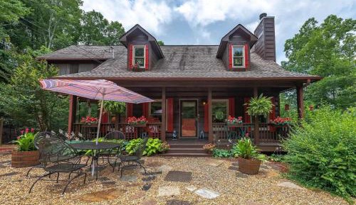 Three-Bedroom Holiday Home 