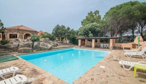 Villa with Garden View