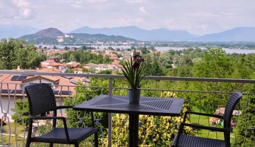 Apartment with Lake View