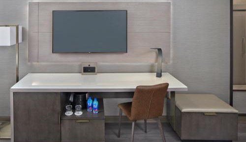 Deluxe Guest Room, King