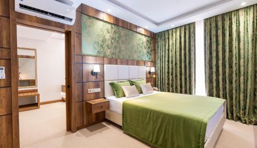 Deluxe King Suite