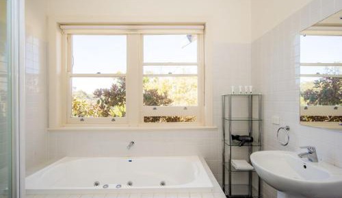 Homestead Suite - Shiraz