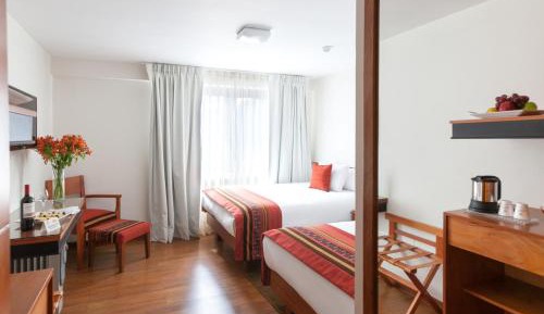 Family Room (2 Adults + 2 Children)