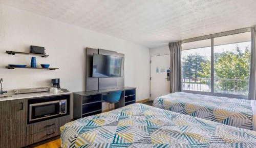 Deluxe Quadruple Room - Non-Smoking