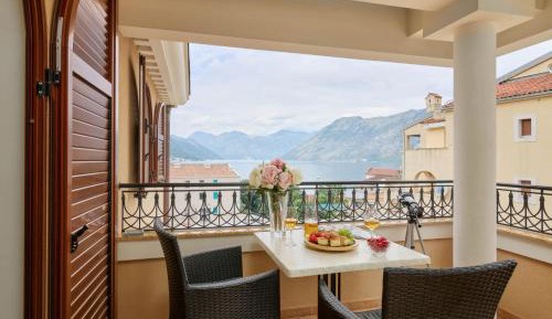 Comfort One-Bedroom Apartment with Terrace and Sea View