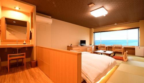 Family Room with Sea View