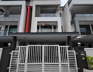 Seven-Bedroom House