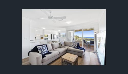 One-Bedroom Apartment with Sea View