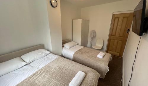 Triple Room with Shared Bathroom
