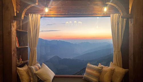 Family Room with Mountain View