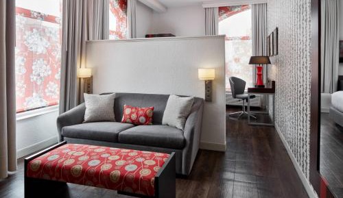 Corner King Studio with Sofa Bed