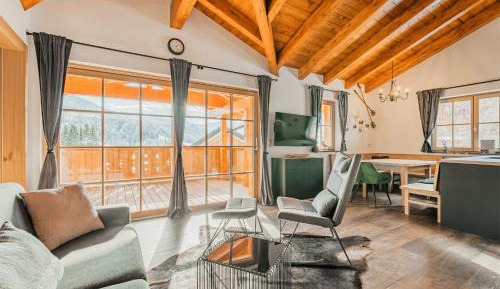 Apartment with Mountain View