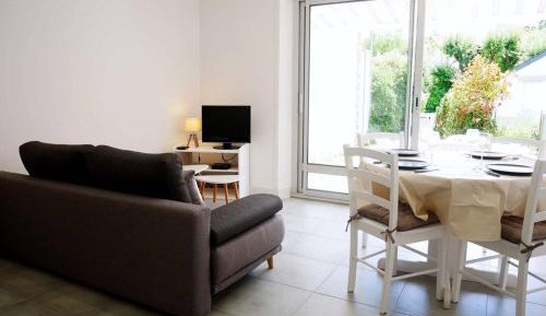 Apartment (4 Adults)