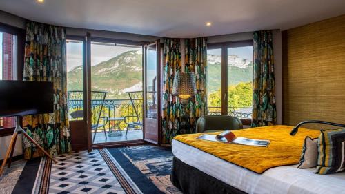 Privilege Room - Lake side with balcony - Double or Twin beds