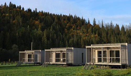 Apartment with Mountain View