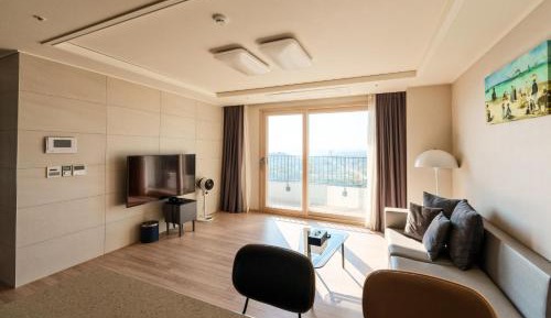 Grand Ocean Suite Room