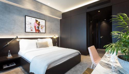 Deluxe King Room
