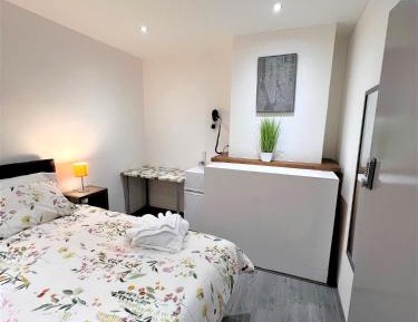 Double Room with Shared Bathroom