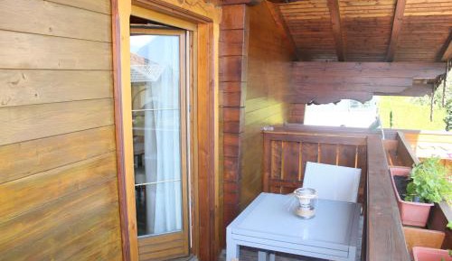 One-Bedroom Apartment with Balcony