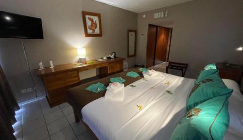 Deluxe King Room