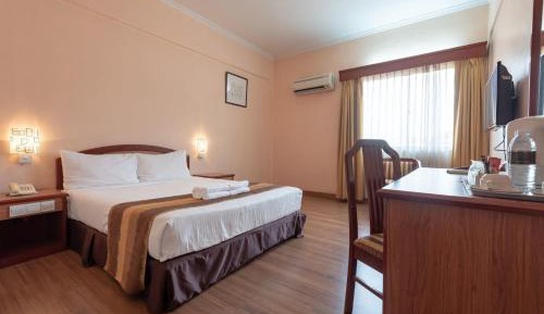 Standard Queen Room