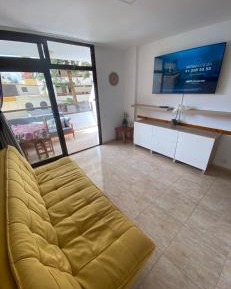 Apartment with Pool View 