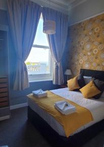 Double Room with Partial Sea View