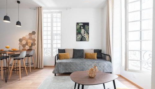 Deluxe Apartment