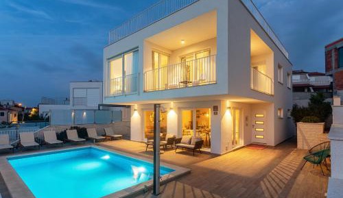 Deluxe Villa