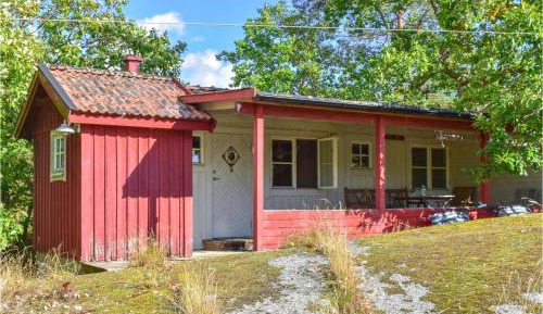 One-Bedroom Holiday Home