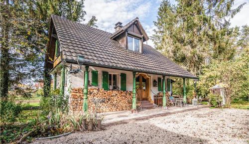 One-Bedroom Holiday Home