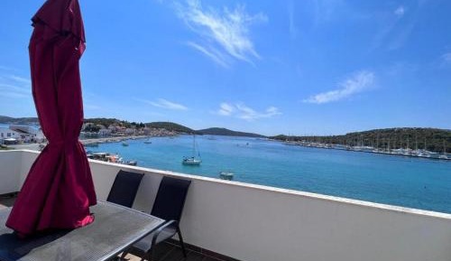 One Bedroom Apartment with Terrace and Sea View