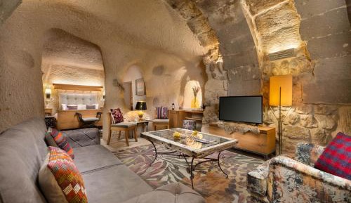 Modarete Cave P.Lucas Suite