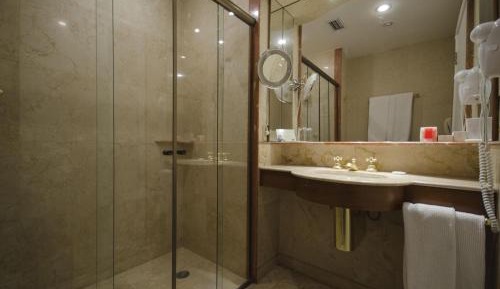 Standard Suite