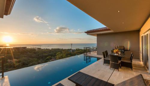 Four-Bedroom Holiday Home