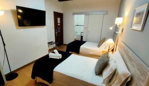 Interior Economy Twin Room 
