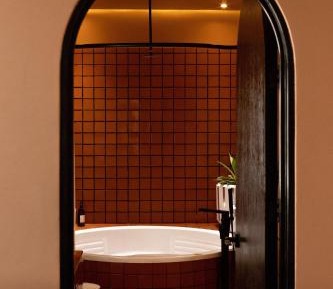 Suite with Hot Tub