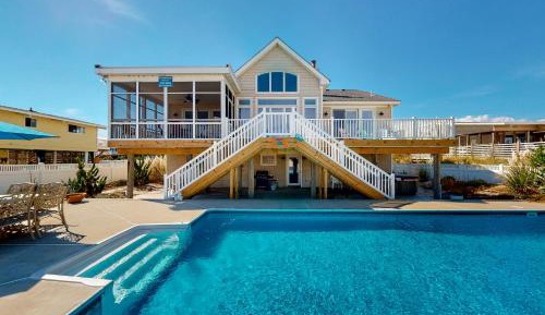 Five Bedroom Holiday Home