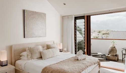 Three-Bedroom Apartment with Pool View - Butter Factory #1