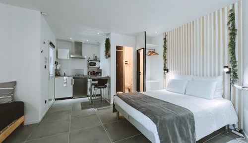 Apartment with Garden View