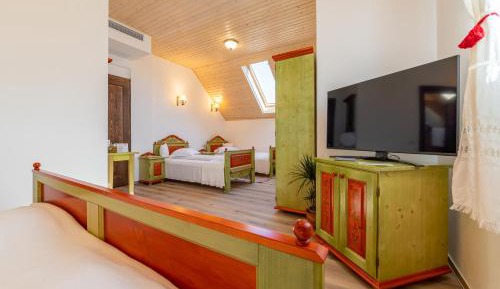 Family Room with Mountain View