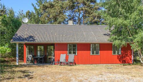 Three-Bedroom Holiday Home 