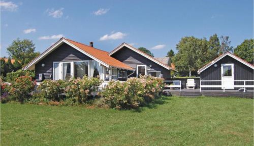 Three-Bedroom Holiday Home 